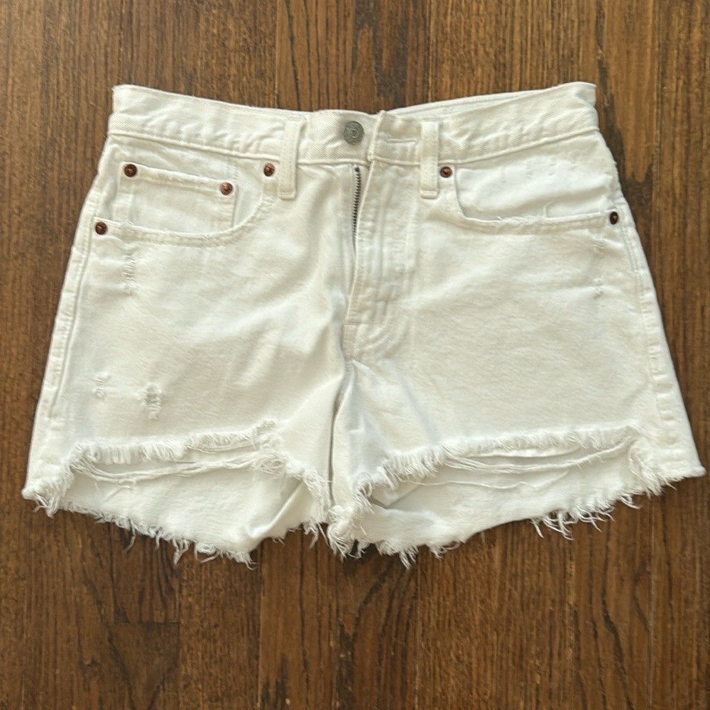 Abercrombie & Fitch Boyfriend Short Mid-rise Size 2/26 White Denim Shorts